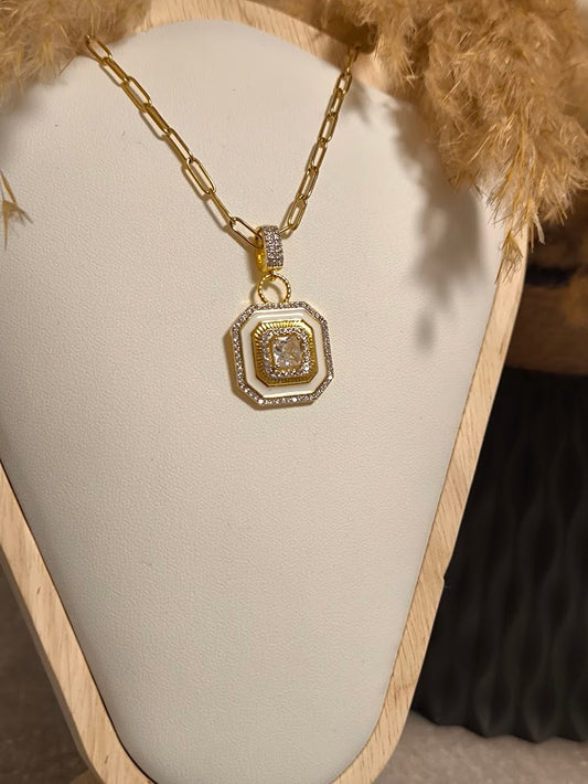 Majesty Glow white Halskette