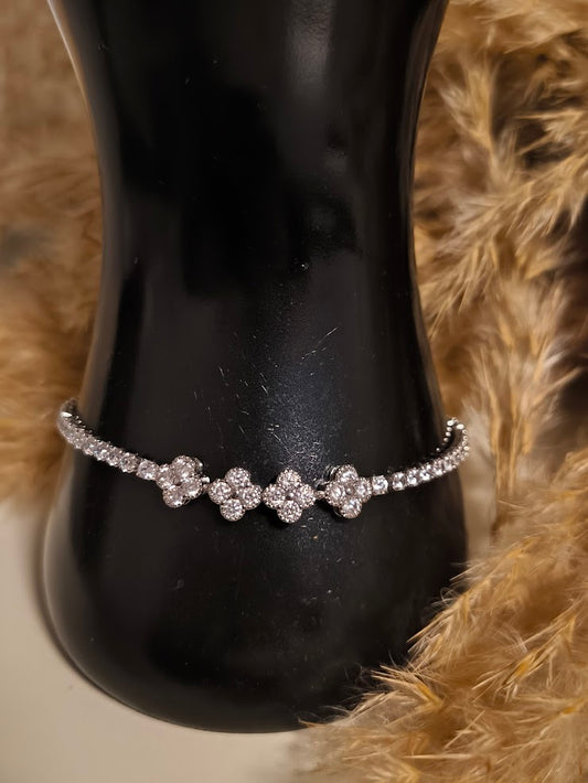 Silver Gleam Armband