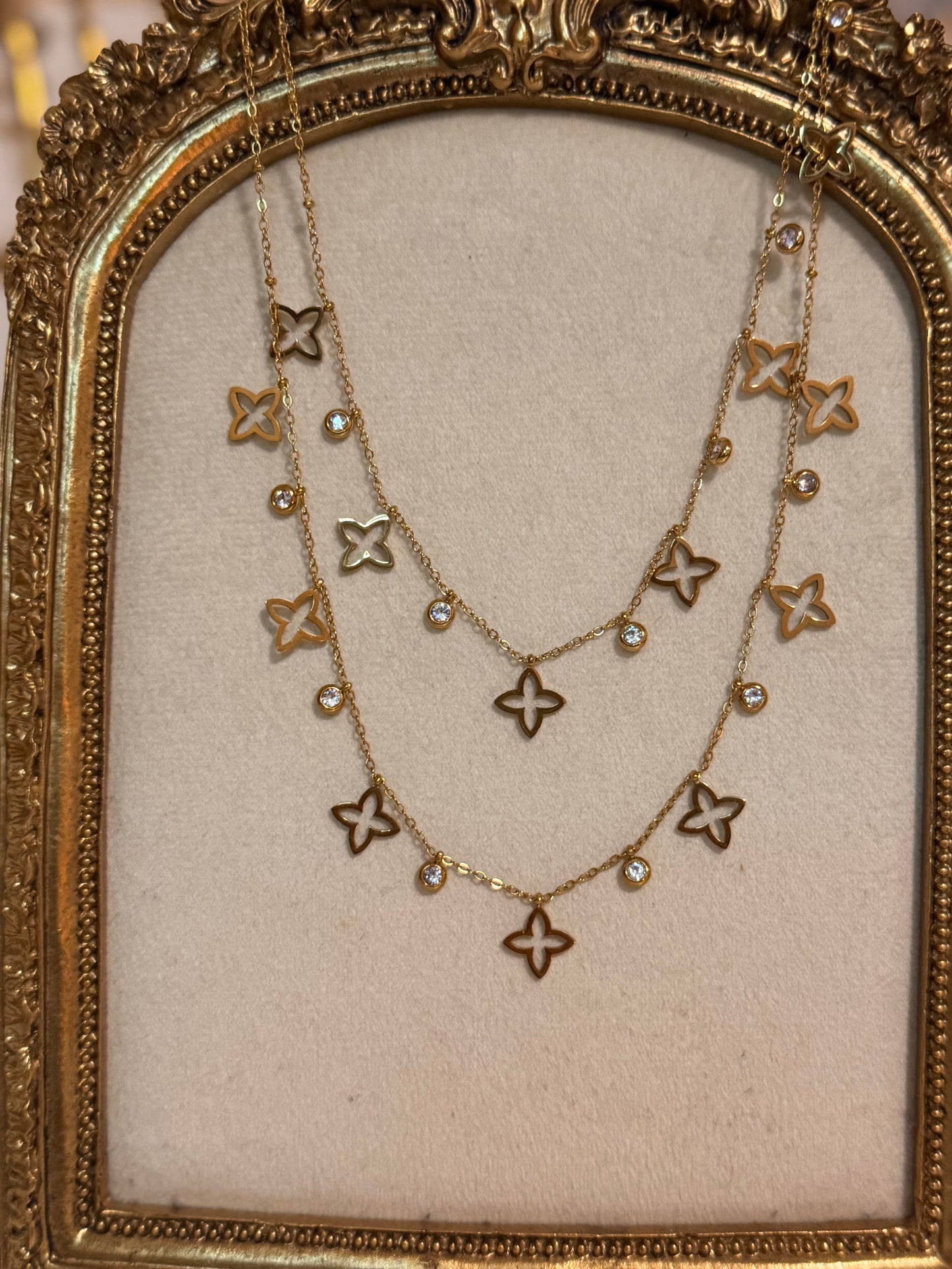 Leona Flower Necklace