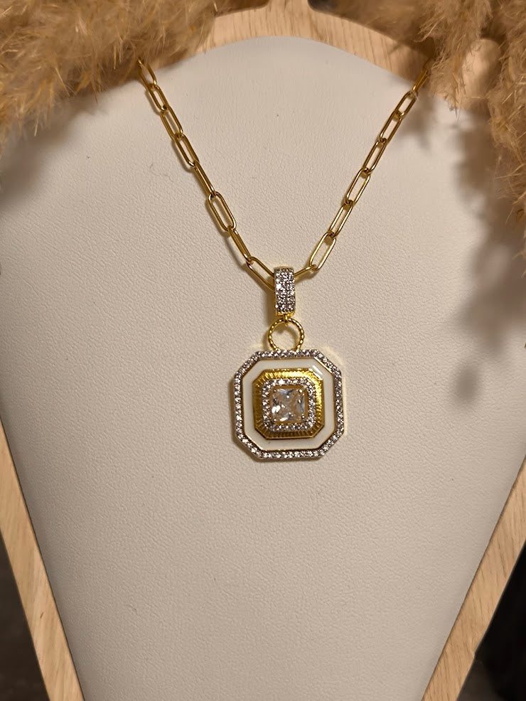 Majesty Glow white Halskette