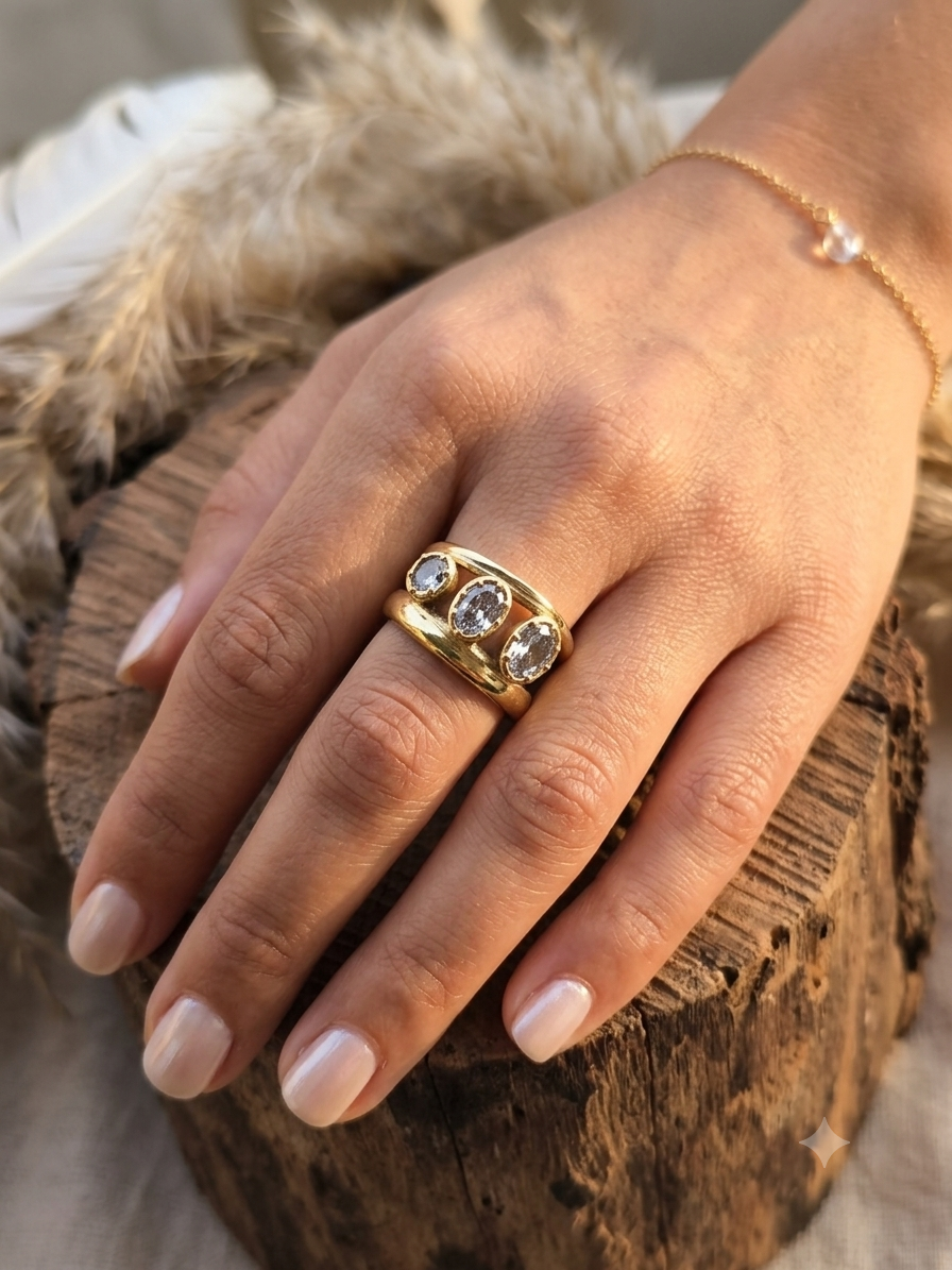 Malia Kristall-Ring – Breiter Statement-Ring mit drei Zirkonia-Steine